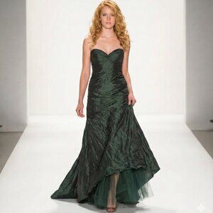 ✨ Nicole Miller Signature Strapless Moss Green Gown – Size 4 – Like New ✨